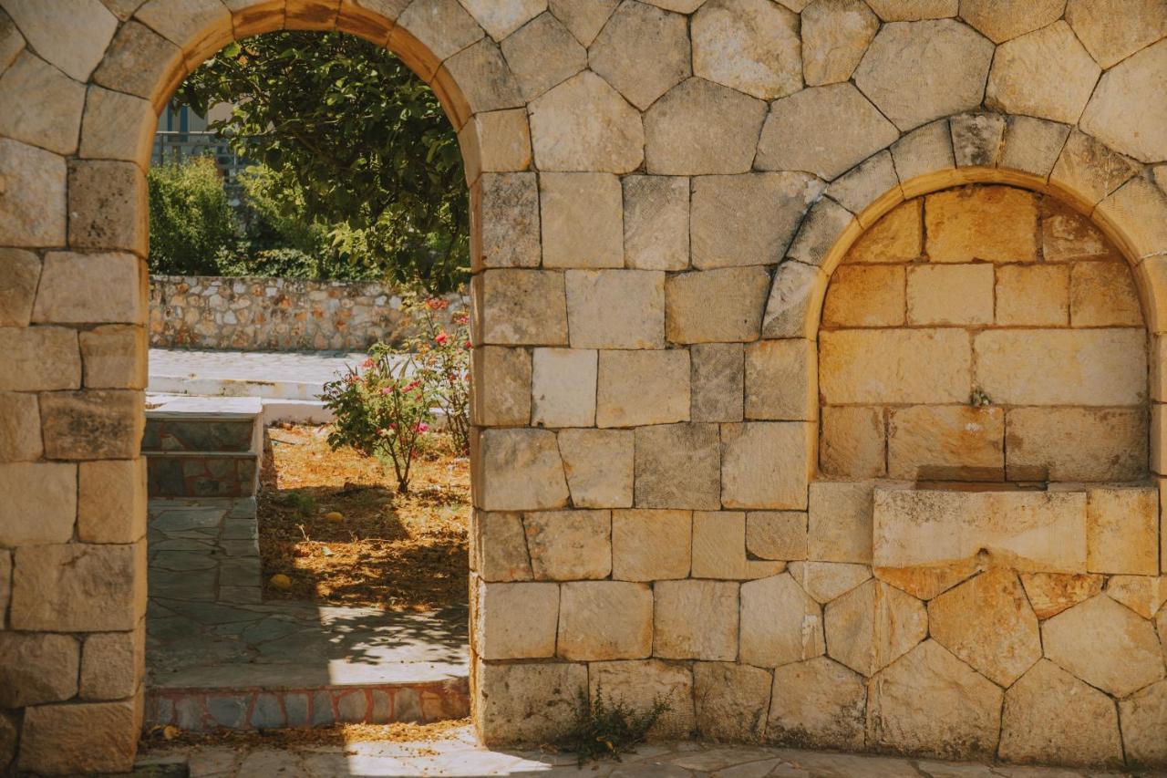 Creta Vitalis Kalathas Luaran gambar